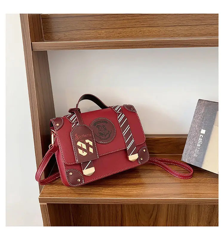 Borsa a tracolla: - “Incantesimi a Tracolla: Stile Britannico da Mago Moderno”