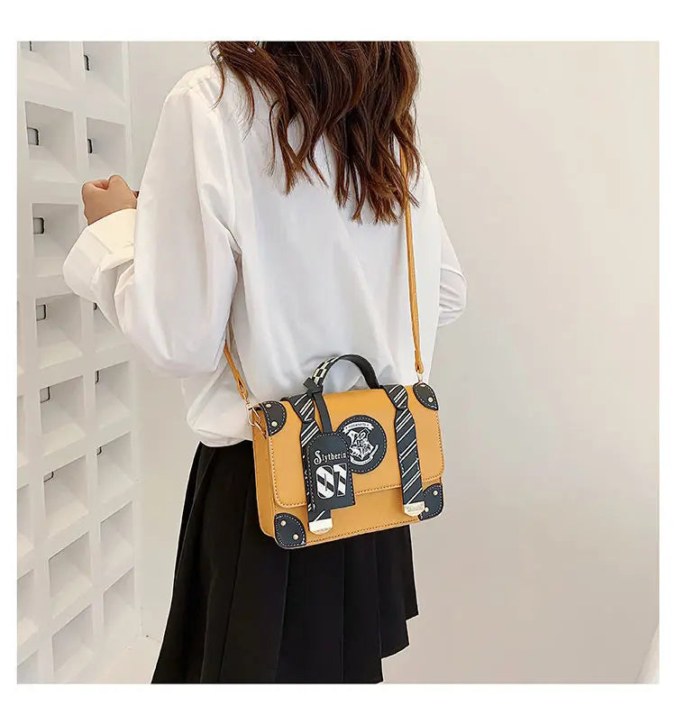 Borsa a tracolla: - “Incantesimi a Tracolla: Stile Britannico da Mago Moderno”