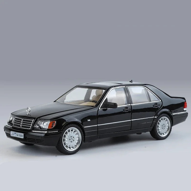 Modello di auto in scala 1:24 Mercedes Benz S320 W140 in lega con suono e luce, collezione di veicoli giocattolo.