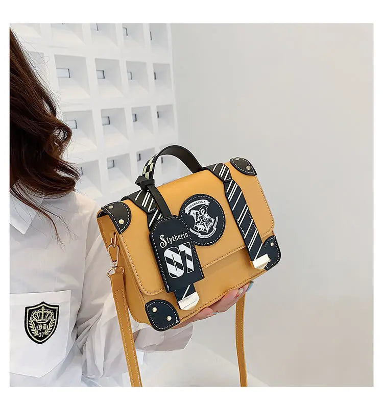 Borsa a tracolla: - “Incantesimi a Tracolla: Stile Britannico da Mago Moderno”