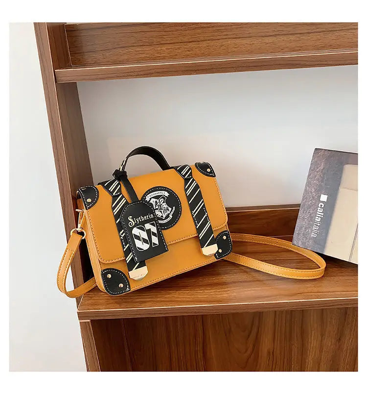 Borsa a tracolla: - “Incantesimi a Tracolla: Stile Britannico da Mago Moderno”