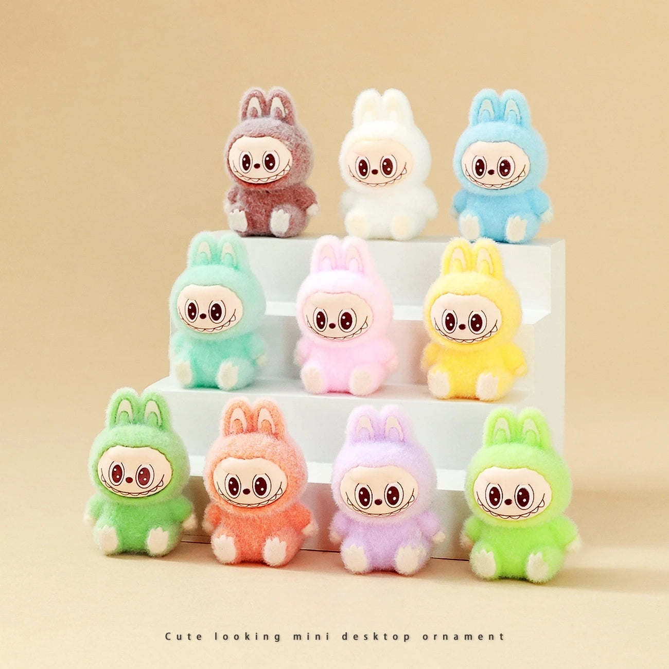 ✨ Labubu V3 – Big Into Energy Series ✨
Un'esplosione di colori e personalità!
🟠 Colleziona il tuo Labubu unico! Questa figura in vinile fa parte della serie Big Into Energy, caratterizzata da un design tie-dye unico